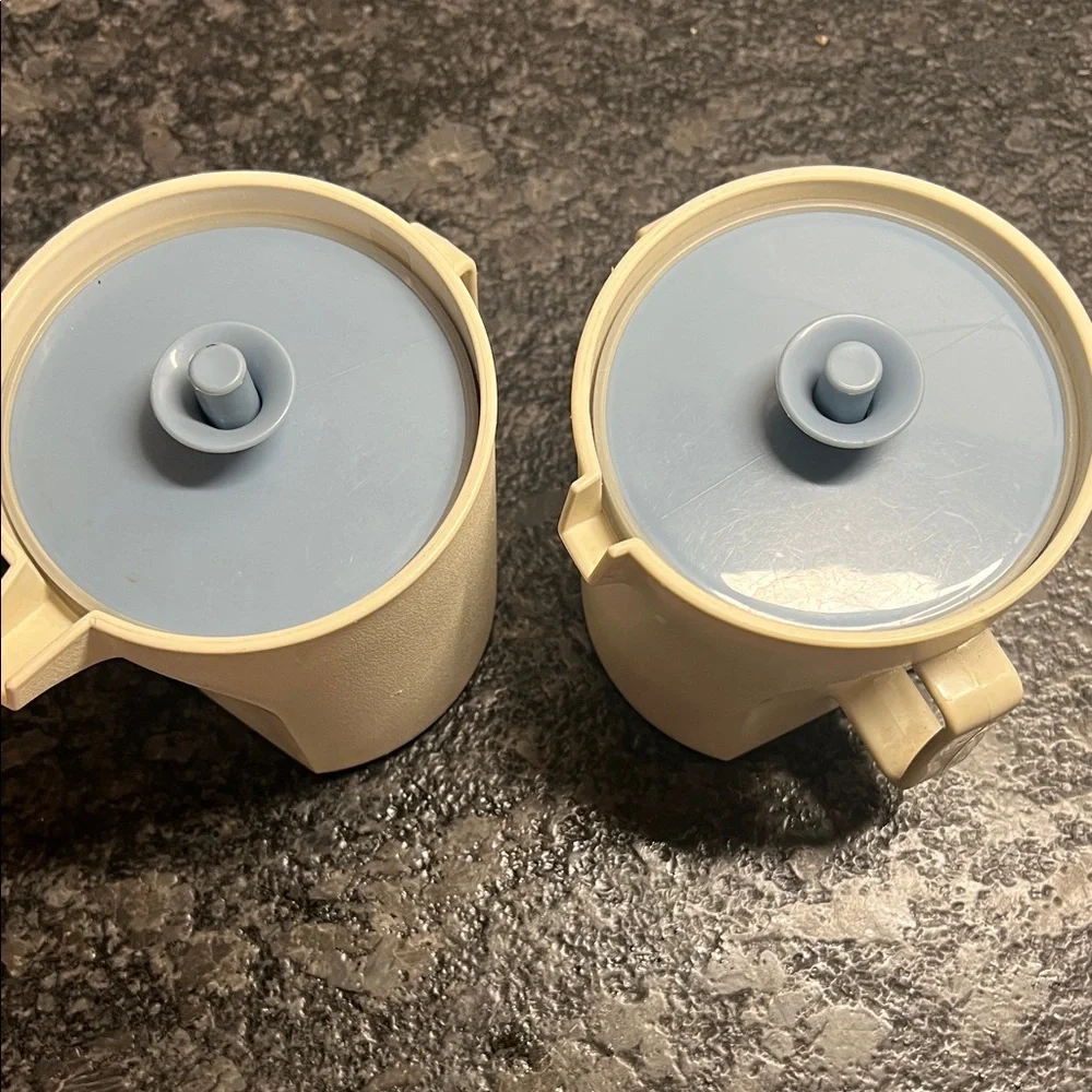 Vintage Tupperware Sugar and Creamer Set.  Like new